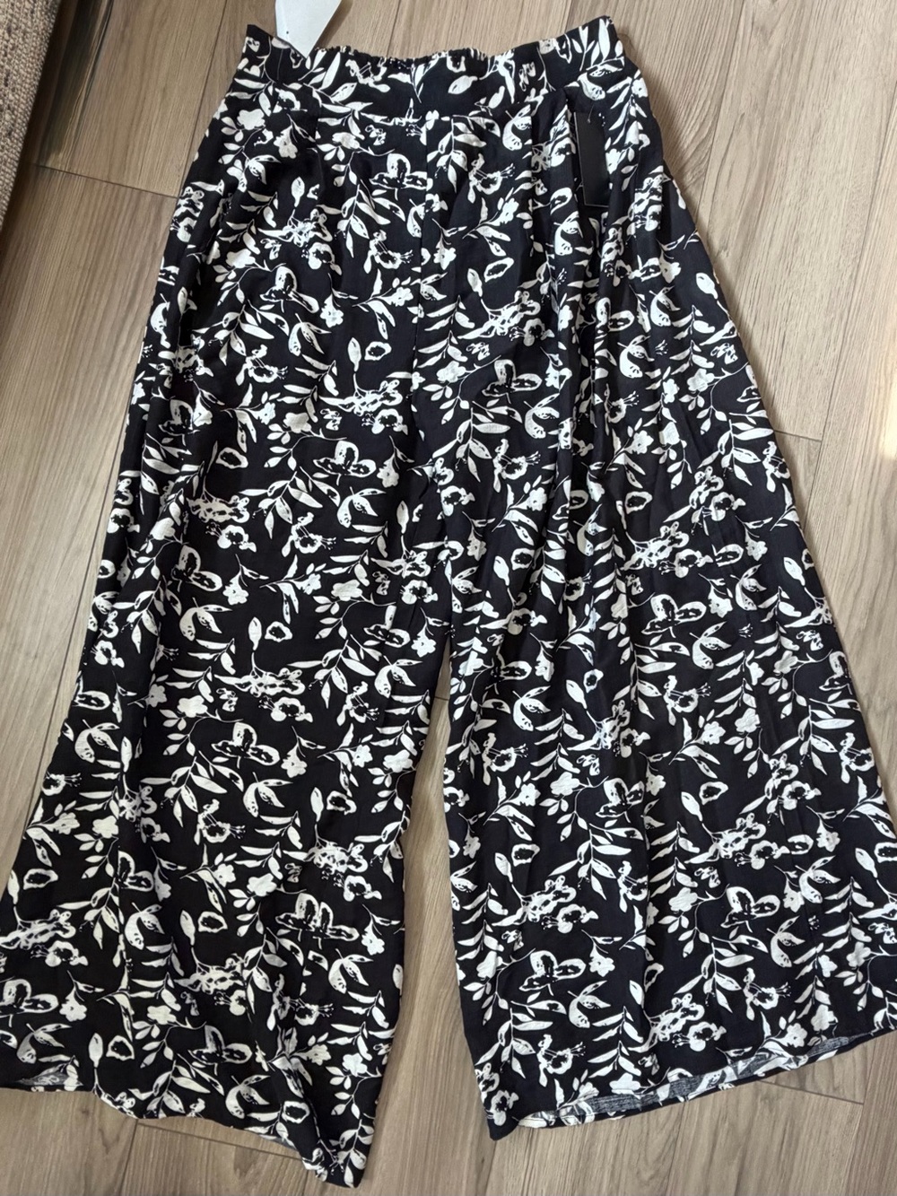 ALICE BLUE Super Wide Leg Pant Botanical Leaf Print Black/White Sz L NWT Elastic